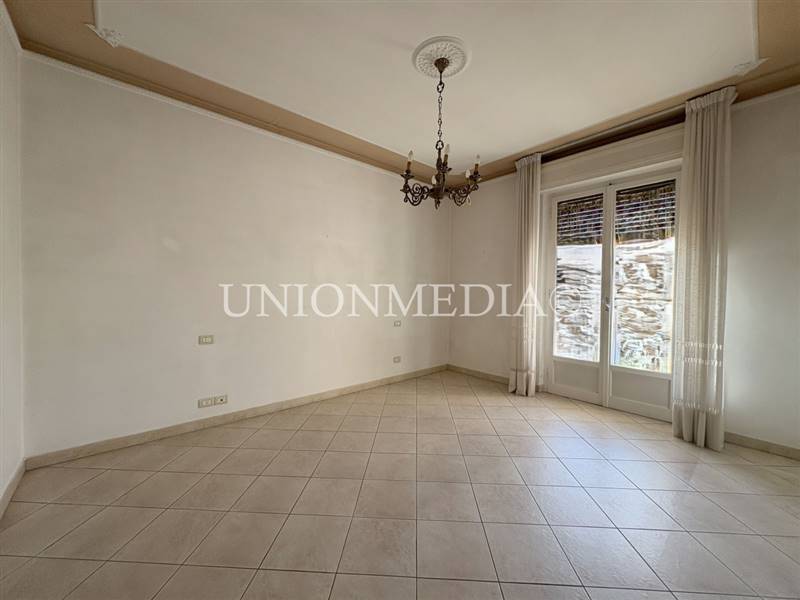 11 sarzana centro appartamento.jpg