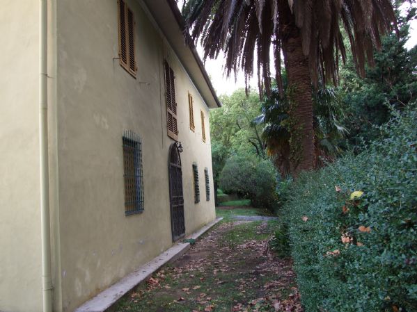 Casa singola da ristrutturare a Camaiore