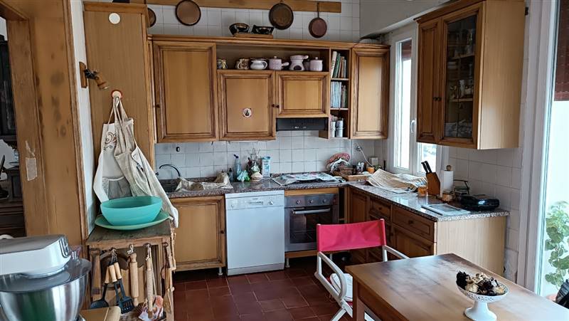 1 cucina attico Romito Magra.jpg