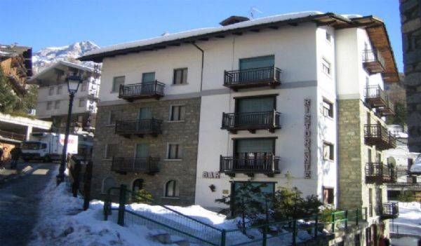 hotel struttura 2  25 01 08.JPG