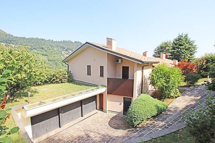 Villino in ottime condizioni in zona Monte di Nese a Alzano Lombardo