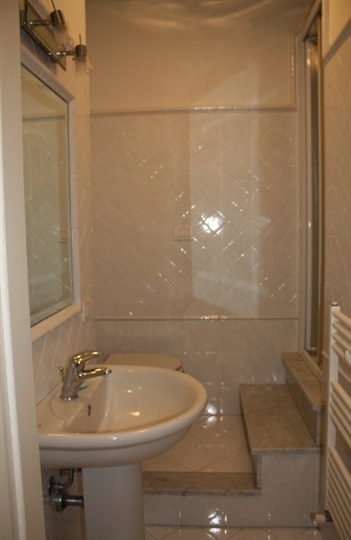 Bagno con doccia