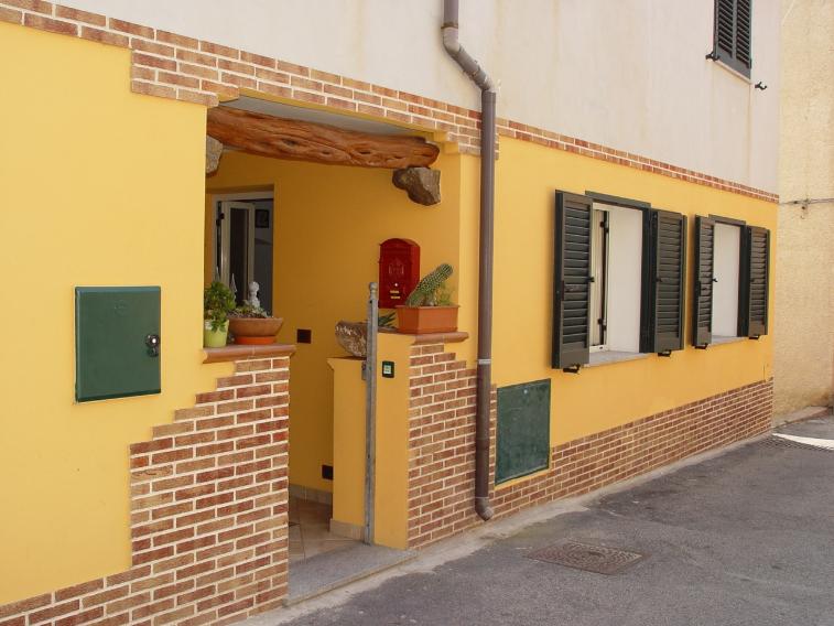 Casa semi indipendente in Via Dei Mille a Castelsardo