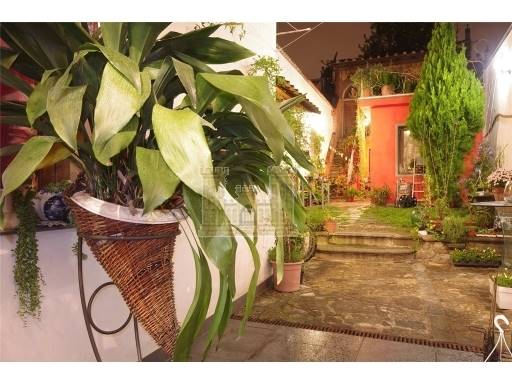 APPARTAMENTI - IN TERRATETTO - FIRENZE