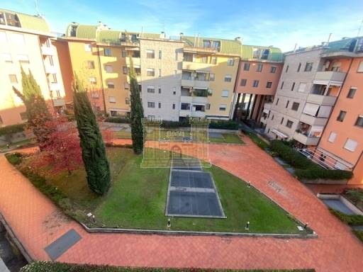 FONDI NEGOZI UFFICI - APPARTAMENTO USO UFFICIO - F