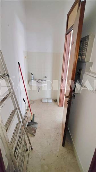 BR-109-NV 08 (4).jpg