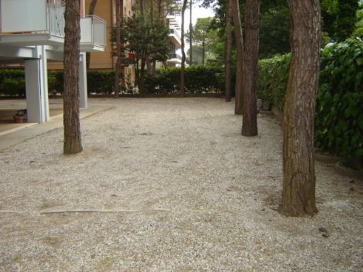 area cortiliva per posti auto