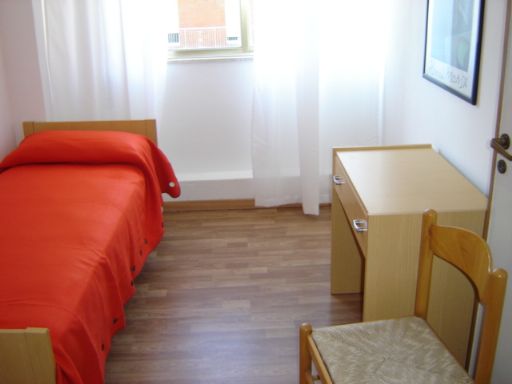 scrivania camera a 2 letti