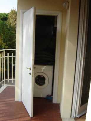 sgabuzzino con lav. - balcone