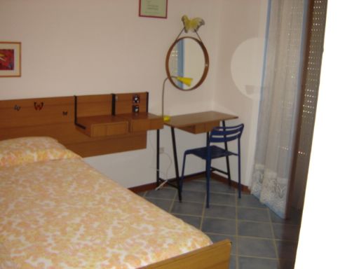 comodini e scrittoio 2° c. l.