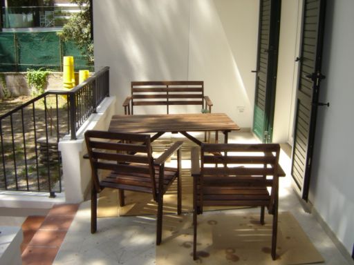 terrazzo-balcone tavolo e sedie