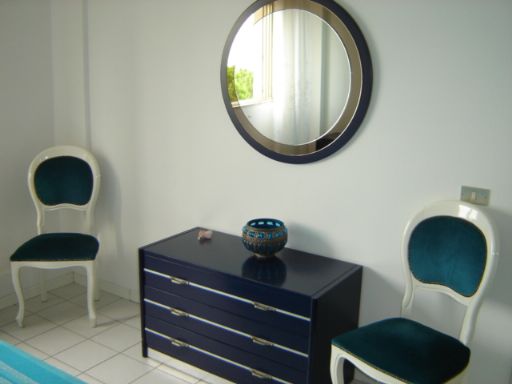 specchio e comò camera matr.