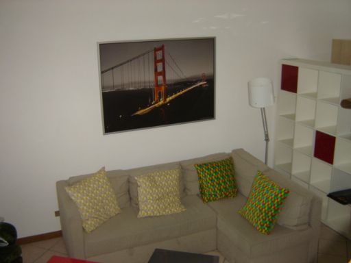 paericolare sogg. con parete attrezzata che divide