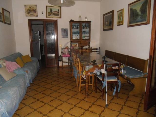 vendesi villa moderna San Donato in Collina