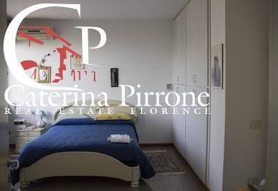 Massarosa vendesi villa con vista mare