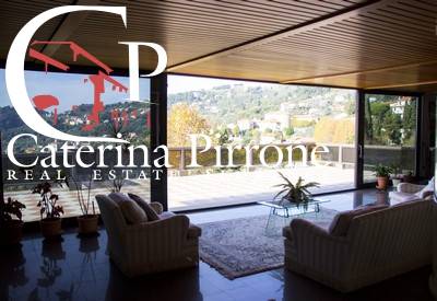 Massarosa vendesi villa con vista mare