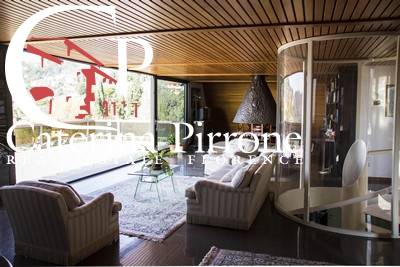 Massarosa vendesi villa con vista mare