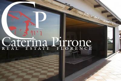 Massarosa vendesi villa con vista mare