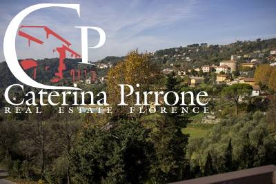 Massarosa vendesi villa con vista mare