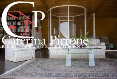 Massarosa vendesi villa con vista mare