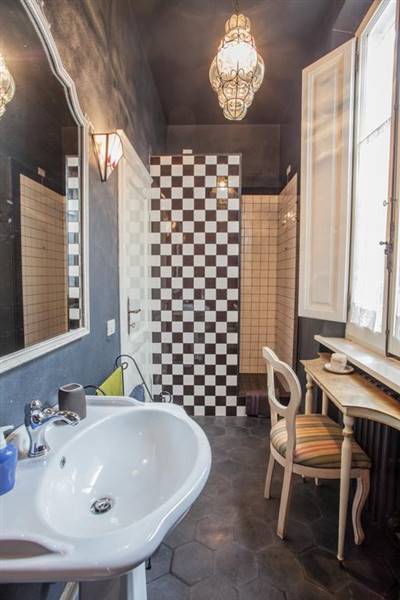 Fucecchio vendesi villa con parco