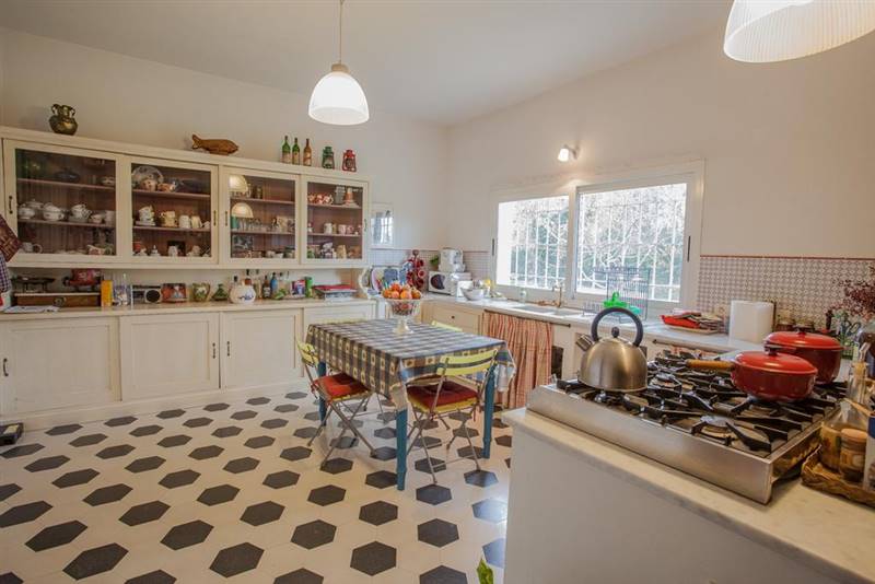 Fucecchio vendesi villa con parco