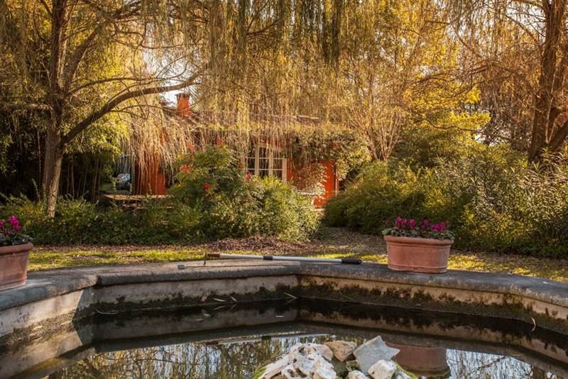 Fucecchio vendesi villa con parco