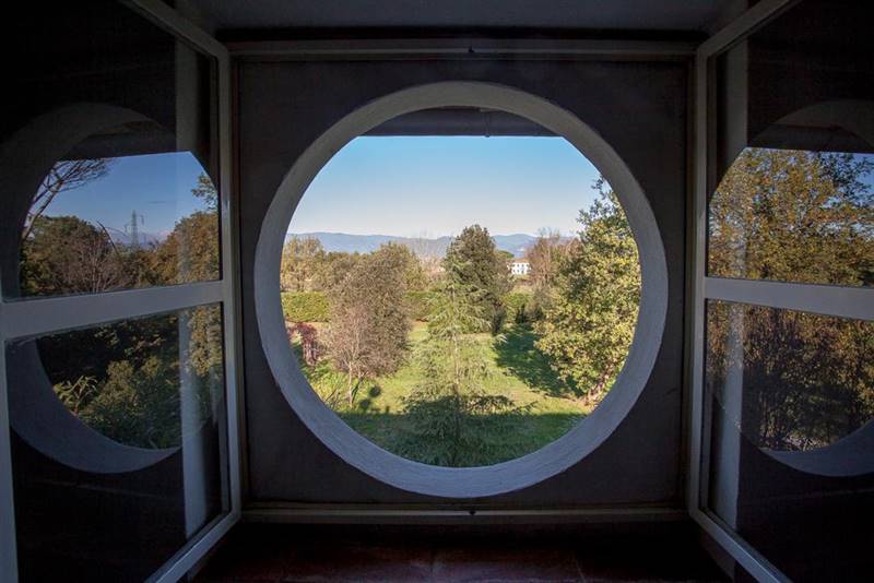 Fucecchio vendesi villa con parco