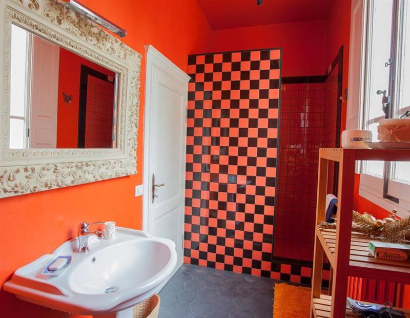 Fucecchio vendesi villa con parco