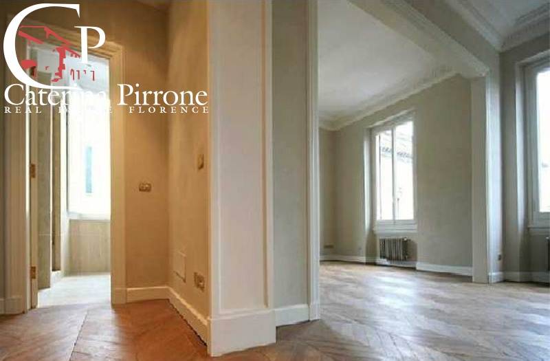 Firenze Centro vendesi appartamento signorile con