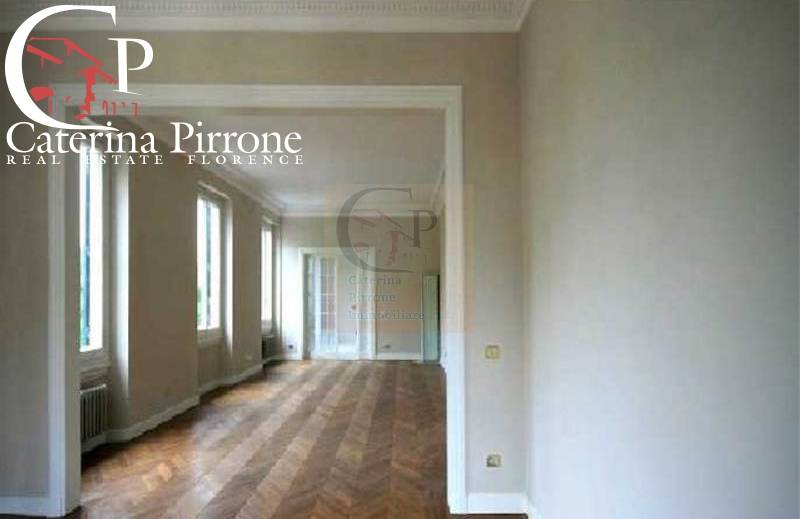 Firenze Centro vendesi appartamento signorile con