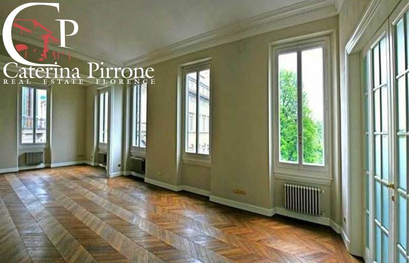 Firenze Centro vendesi appartamento signorile con