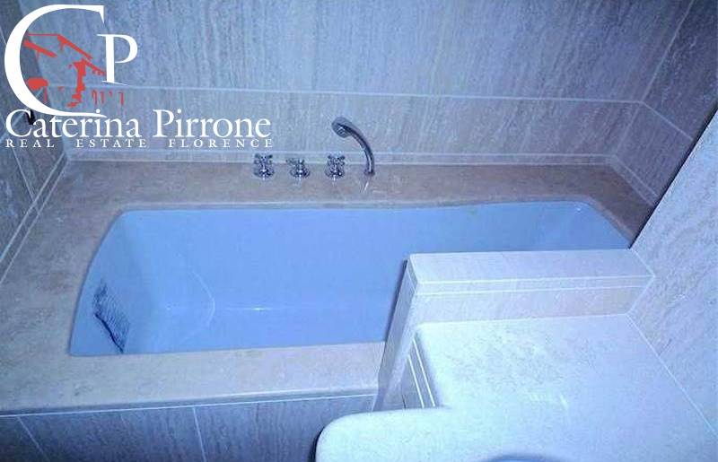 Firenze Centro vendesi appartamento signorile con