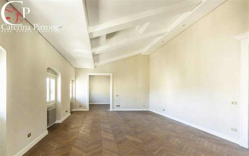 Firenze Centro vendesi appartamento signorile con
