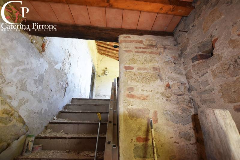 Rignano sull'Arno - Bisticci vendesi colonica da