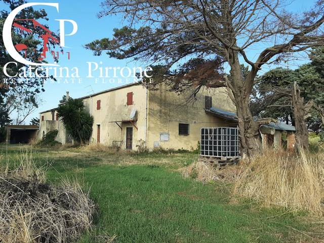 Vada campagna vendesi casale con terreno