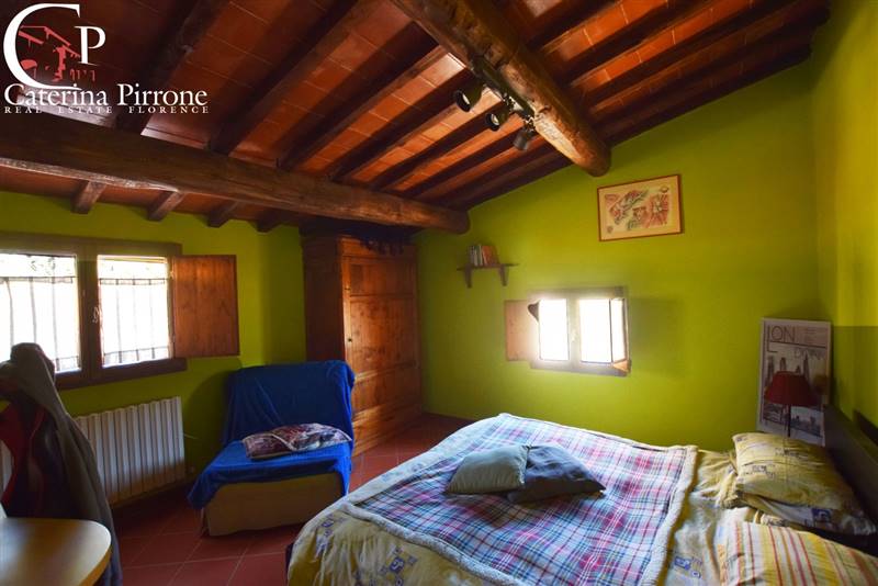 GREVE IN CHIANTI VENDESI PORZIONE DI COLONICA