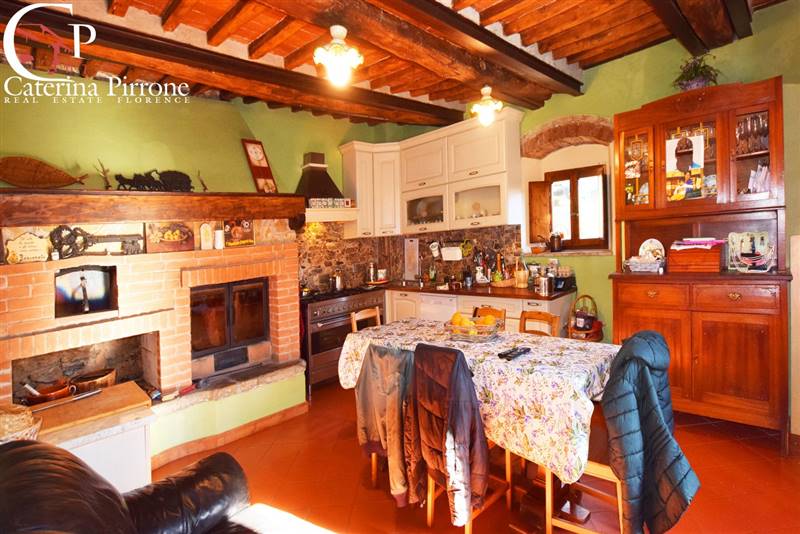 GREVE IN CHIANTI VENDESI PORZIONE DI COLONICA