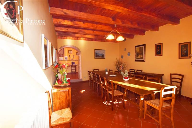 GREVE IN CHIANTI VENDESI PORZIONE DI COLONICA