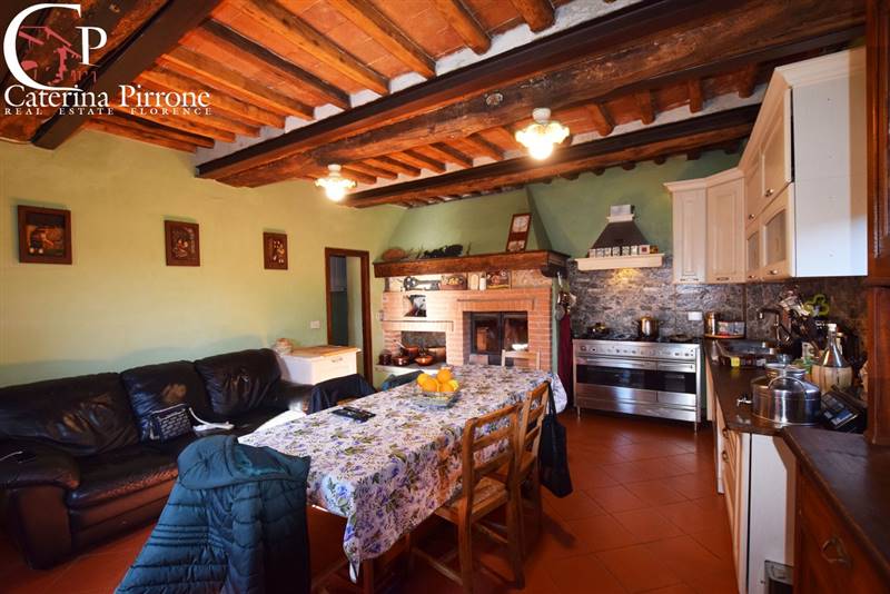 GREVE IN CHIANTI VENDESI PORZIONE DI COLONICA