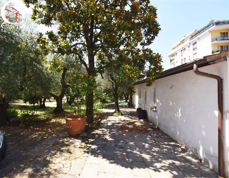 Sesto Fiorentino vendesi villino da ristrutturare