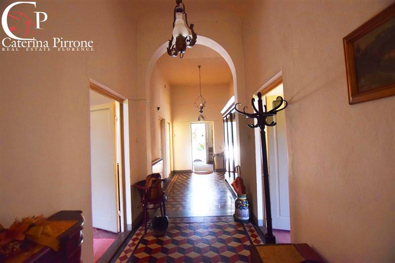 Sesto Fiorentino vendesi villino da ristrutturare