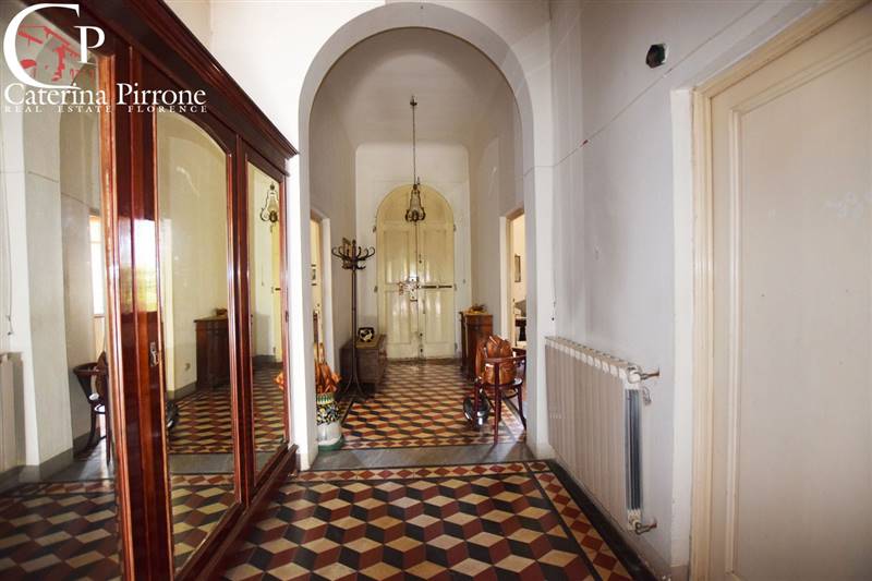 Sesto Fiorentino vendesi villino da ristrutturare