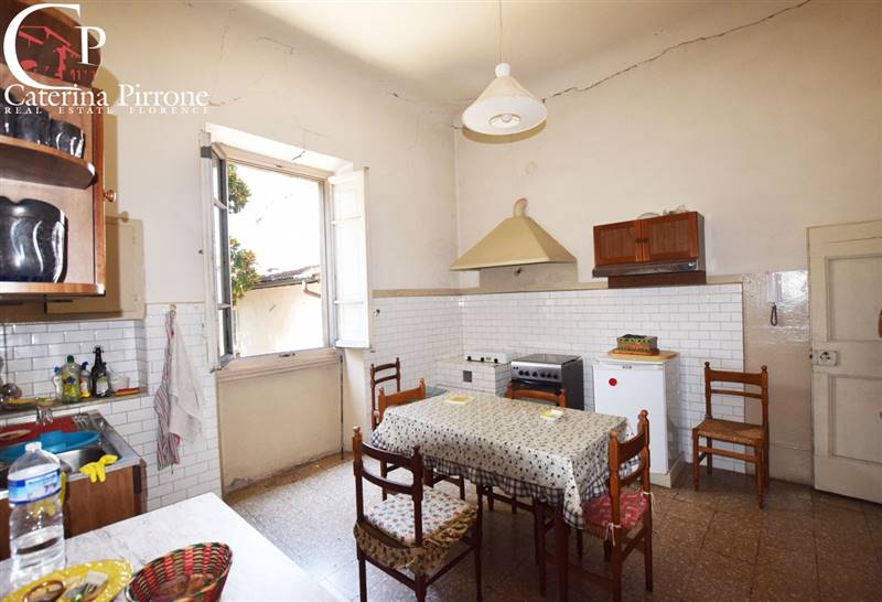 Sesto Fiorentino vendesi villino da ristrutturare