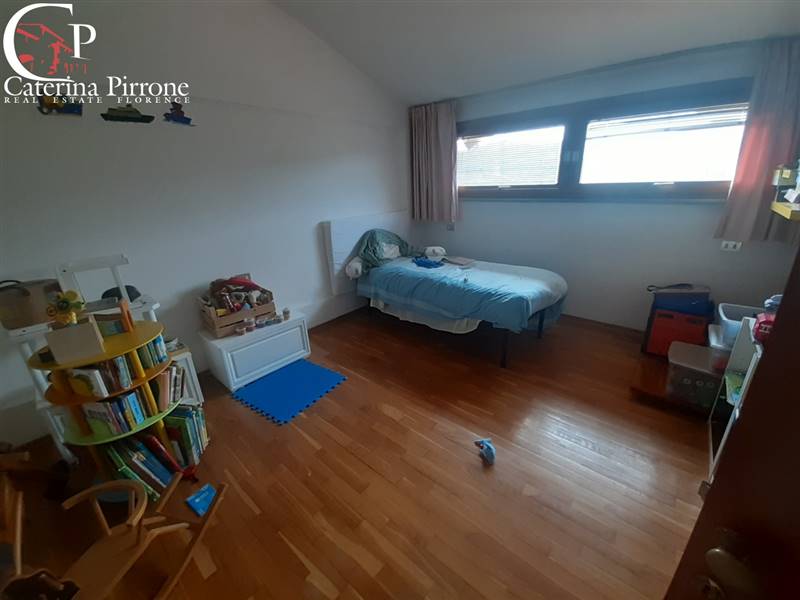 Vicchio vendesi attico con terrazzo