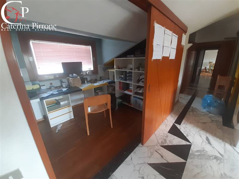 Vicchio vendesi attico con terrazzo