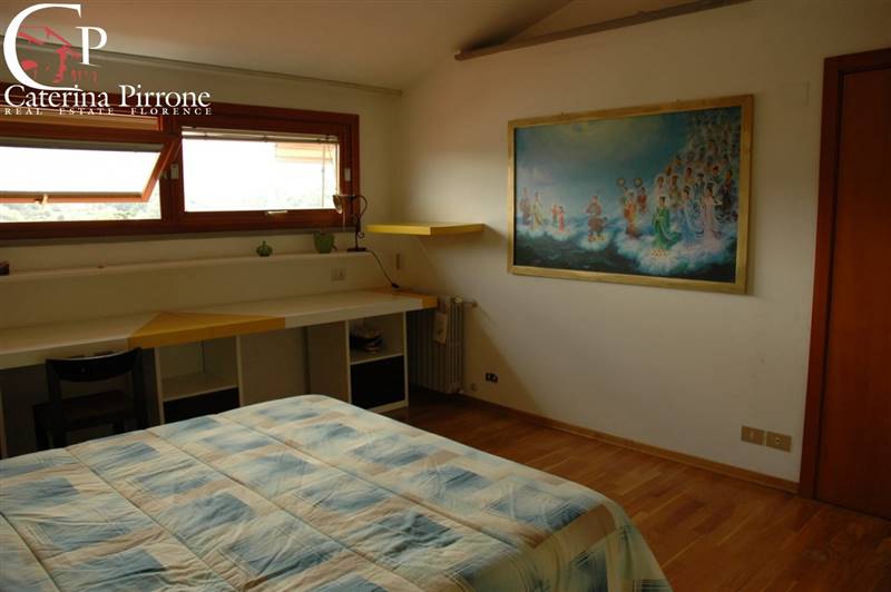 Vicchio vendesi attico con terrazzo