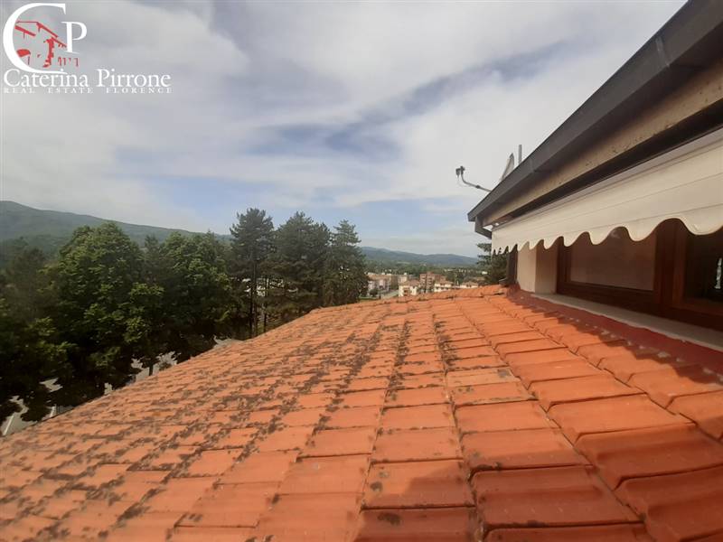Vicchio vendesi attico con terrazzo