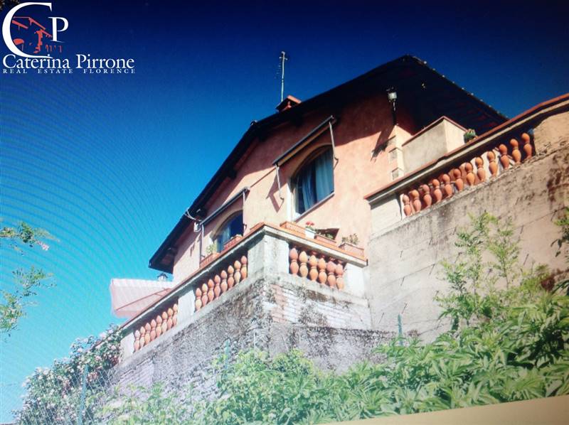 Vicchio, Barbiana vendesi immobile con giardino