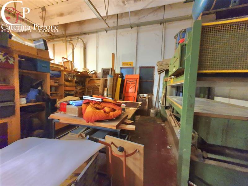 STRADA IN CHIANTI VENDESI CAPANNONE